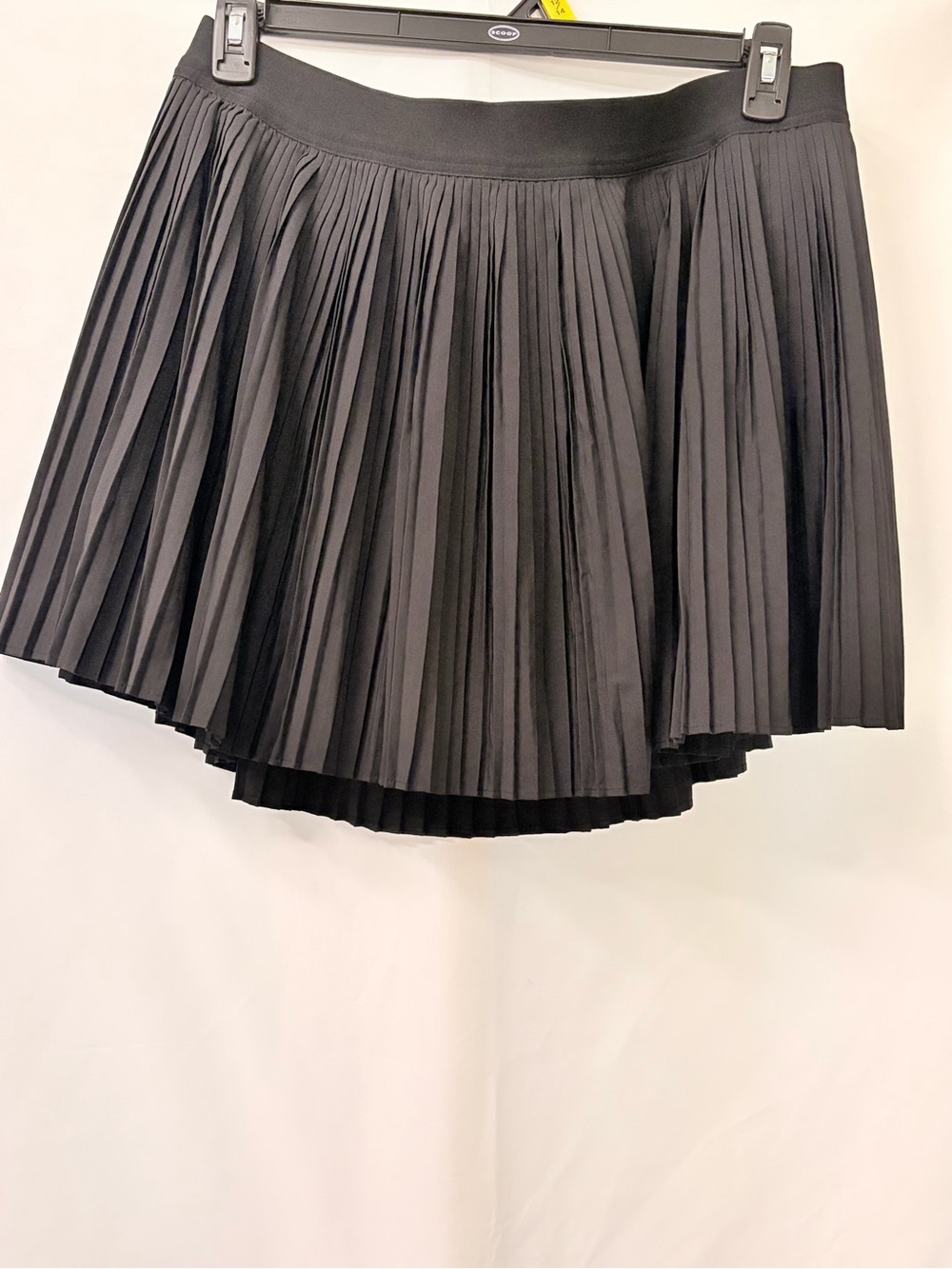 Old Navy Black Pleated Circle Skort